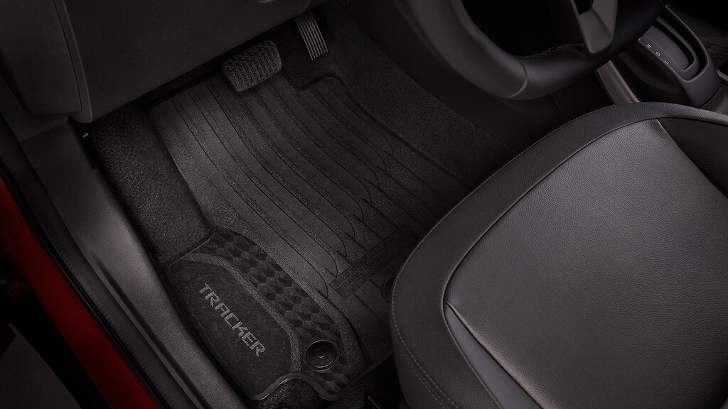 Tapete de vinil son parte del kit adventure para Chevrolet Tracker, SUV 