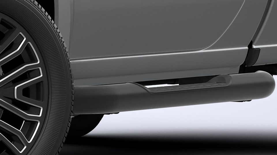 Estribos tubulares 4 pulgadas en color negro para Chevrolet Silverado Turbo 2025, camioneta de trabajo
