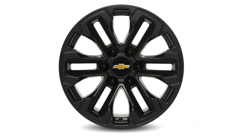 Rin en aluminio de 22 pulgadas negro con detalles en plata para tu camioneta Chevrolet Silverado Turbo 2025